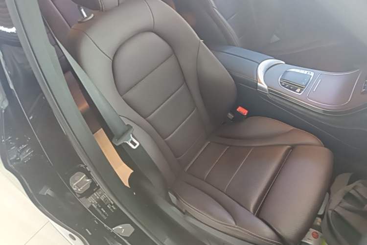 Used Mercedes-Benz GLC 2020 Facelift GLC 300 L 4MATIC Dynamic Edition Right Front Seat