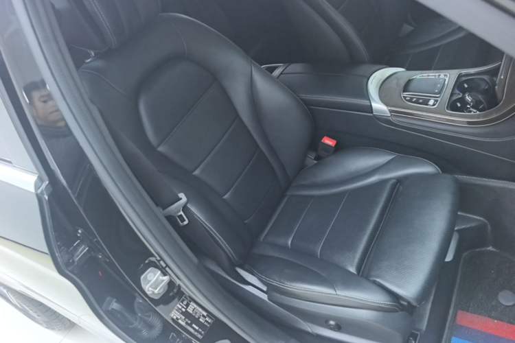 Used Mercedes-Benz GLC 2020 GLC 260 L 4MATIC Luxury Model Right Front Seat