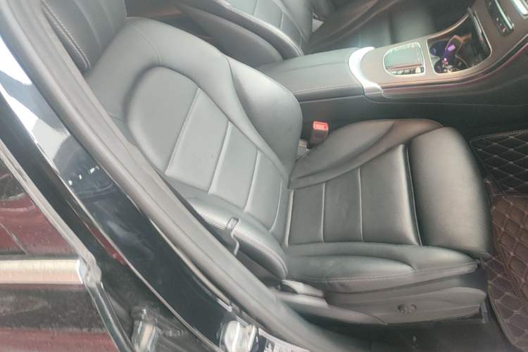 Used Mercedes-Benz GLC 2020 Facelift GLC 300 L 4MATIC Dynamic Edition Right Front Seat