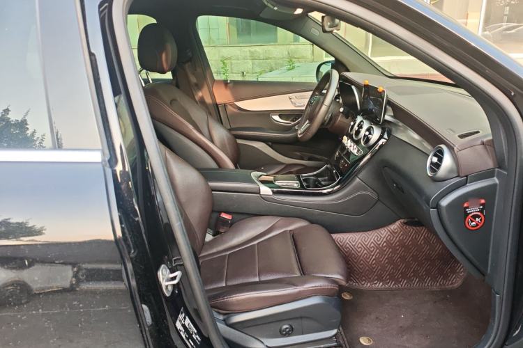 Used Mercedes-Benz GLC 2020 Facelifted GLC 260 L 4MATIC Dynamic Edition Right Front Seat