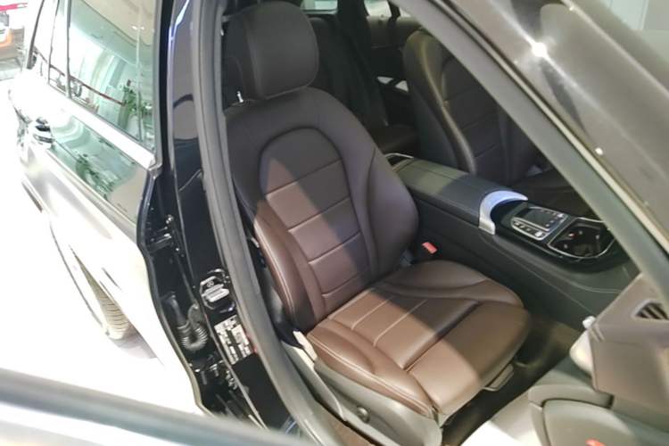 Used Mercedes-Benz GLC 2020 Facelifted GLC 260 L 4MATIC Dynamic Edition Right Front Seat