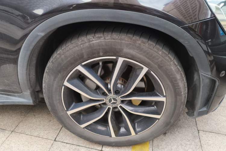 Used Mercedes-Benz GLC 2020 Facelift GLC 300 L 4MATIC Dynamic Edition Right Front Wheel Hub