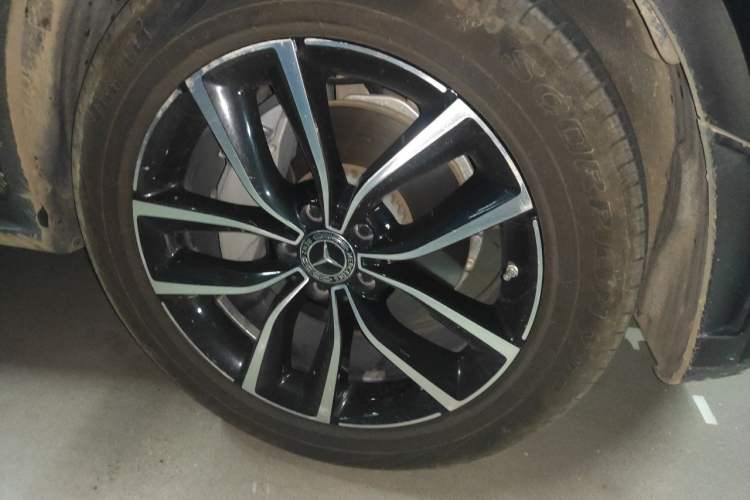 Used Mercedes-Benz GLC 2020 Facelift GLC 300 L 4MATIC Dynamic Edition Right Front Wheel Hub