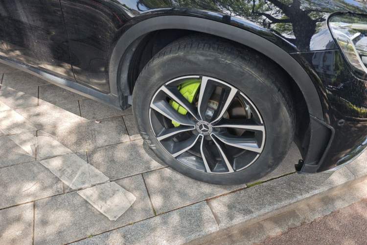 Used Mercedes-Benz GLC 2020 Facelift GLC 260 L 4MATIC Luxury Edition Right Front Wheel Hub