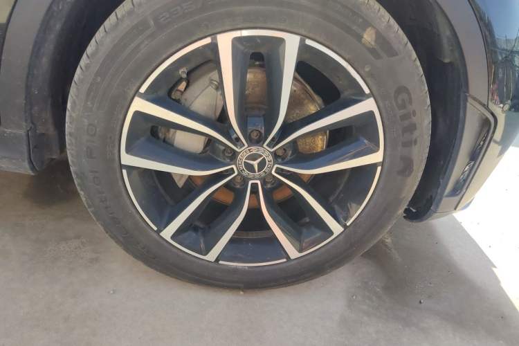 Used Mercedes-Benz GLC 2020 Facelift GLC 260 L 4MATIC Luxury Edition Right Front Wheel Hub