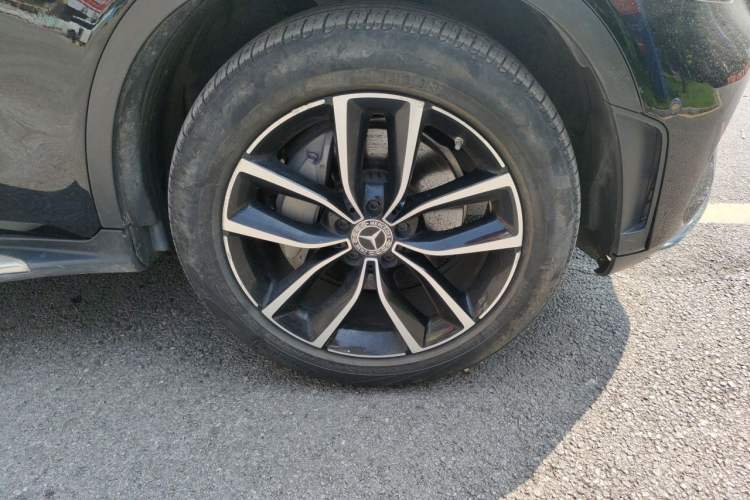 Used Mercedes-Benz GLC 2020 Facelift GLC 260 L 4MATIC Luxury Edition Right Front Wheel Hub