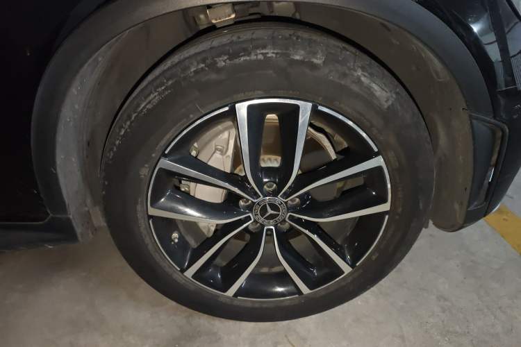 Used Mercedes-Benz GLC 2020 GLC 300 L 4MATIC Dynamic Edition Right Front Wheel Hub