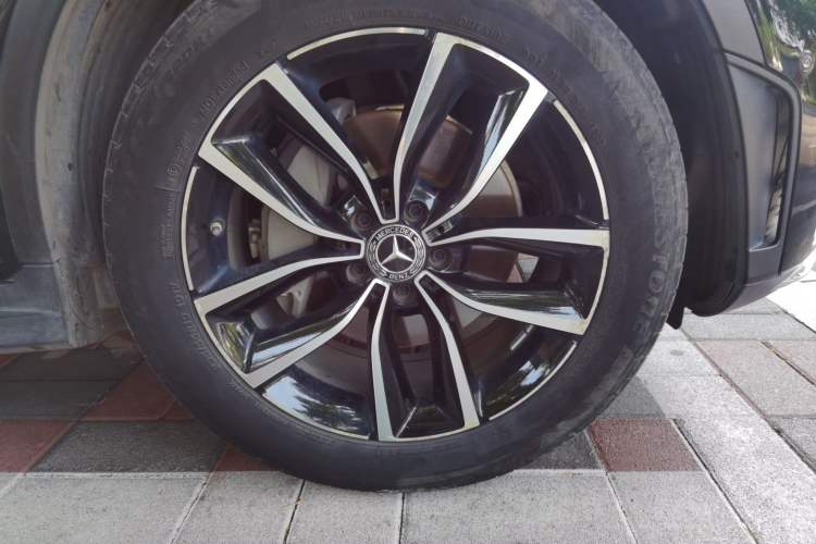Used Mercedes-Benz GLC 2020 Facelift GLC 260 L 4MATIC Luxury Edition Right Front Wheel Hub