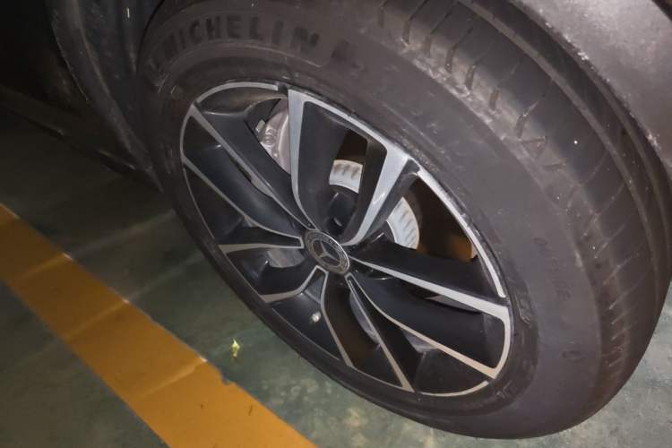 Used Mercedes-Benz GLC 2020 Facelift GLC 260 L 4MATIC Luxury Edition Right Front Wheel Hub