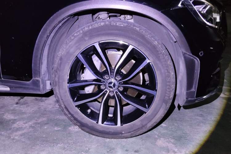 Used Mercedes-Benz GLC 2020 Facelift GLC 300 L 4MATIC Dynamic Edition Right Front Wheel Hub