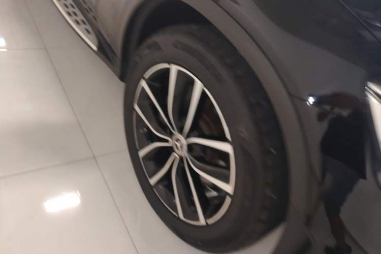 Used Mercedes-Benz GLC 2020 GLC 300 L 4MATIC Dynamic Edition Right Front Wheel Hub