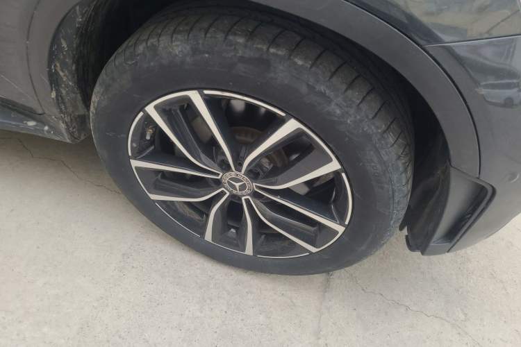 Used Mercedes-Benz GLC 2020 GLC 300 L 4MATIC Dynamic Edition Right Front Wheel Hub