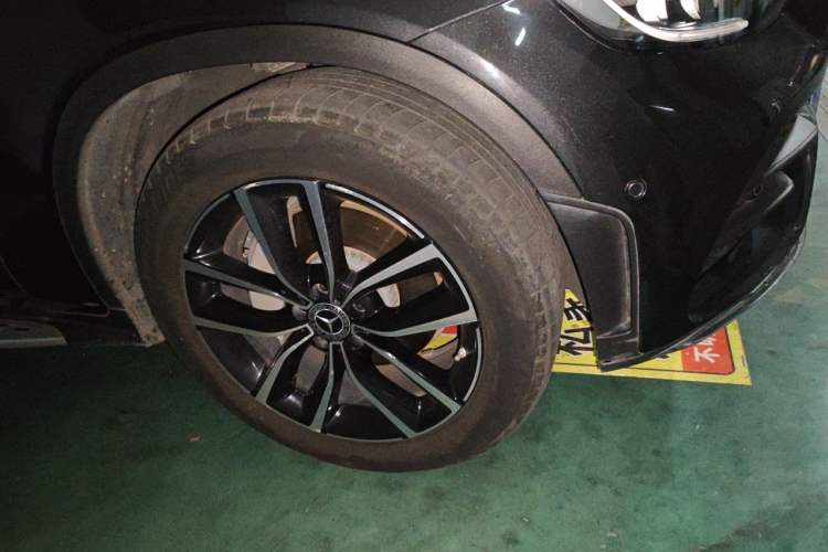 Used Mercedes-Benz GLC 2020 GLC 300 L 4MATIC Dynamic Edition Right Front Wheel Hub