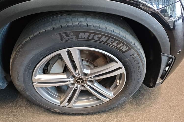 Used Mercedes-Benz GLC 2020 GLC 260 L 4MATIC Luxury Model Right Front Wheel Hub