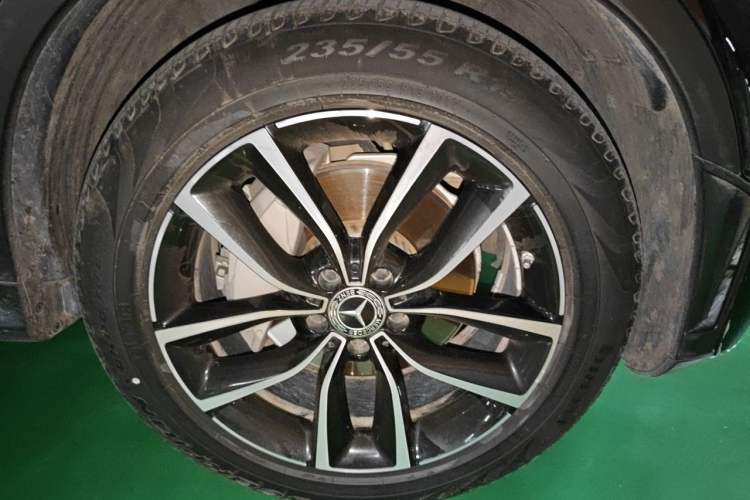 Used Mercedes-Benz GLC 2020 Facelift GLC 300 L 4MATIC Dynamic Edition Right Front Wheel Hub