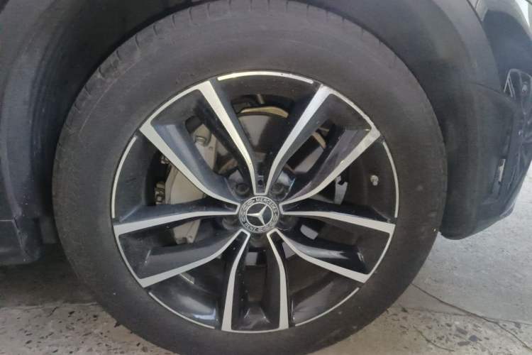 Used Mercedes-Benz GLC 2020 Facelift GLC 300 L 4MATIC Dynamic Edition Right Front Wheel Hub