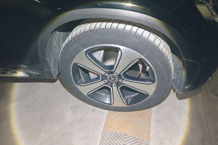 Used Mercedes-Benz GLC 2020 GLC 300 L 4MATIC Luxury Model Right Front Wheel Hub
