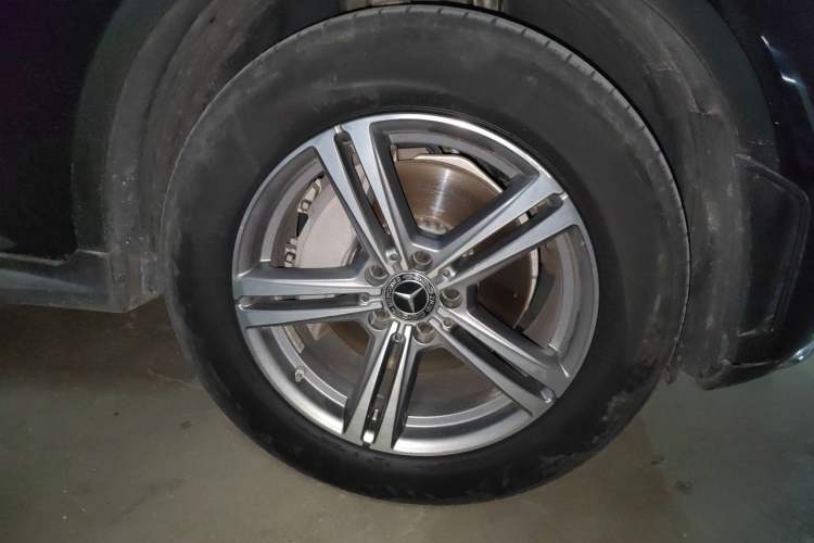 Used Mercedes-Benz GLC 2020 GLC 260 L 4MATIC Luxury Model Right Front Wheel Hub
