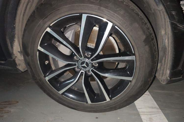 Used Mercedes-Benz GLC 2020 GLC 300 L 4MATIC Dynamic Edition Right Front Wheel Hub