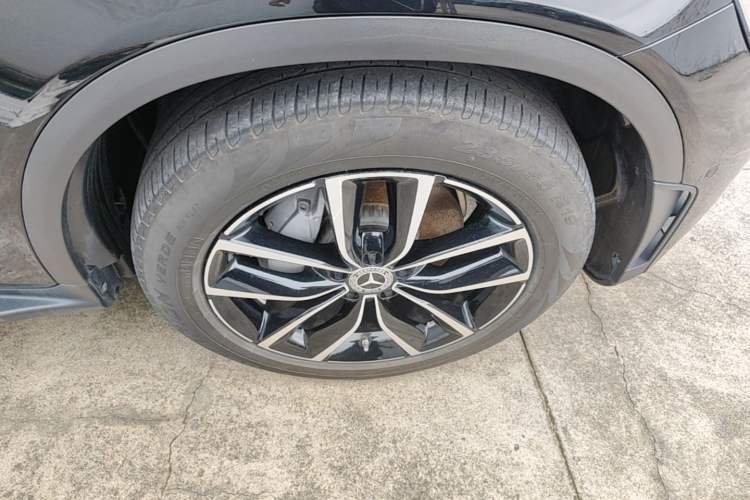 Used Mercedes-Benz GLC 2020 Facelift GLC 300 L 4MATIC Dynamic Edition Right Front Wheel Hub