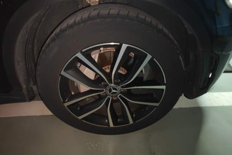 Used Mercedes-Benz GLC 2020 GLC 300 L 4MATIC Dynamic Edition Right Front Wheel Hub