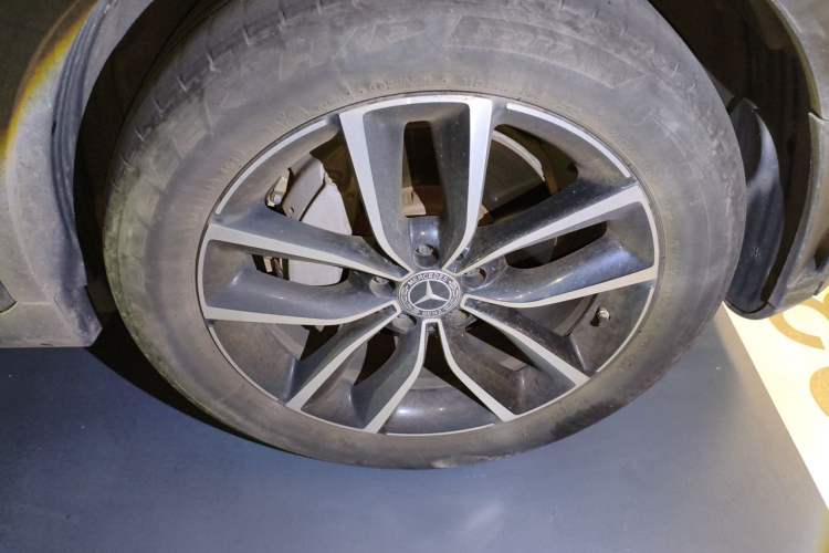 Used Mercedes-Benz GLC 2020 Facelift GLC 260 L 4MATIC Luxury Edition Right Front Wheel Hub