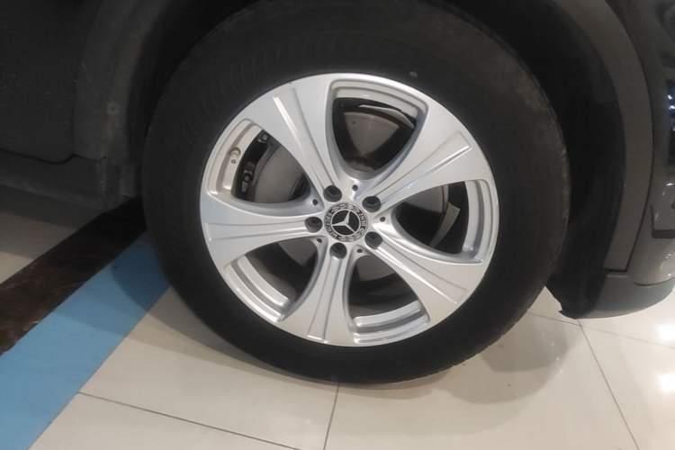 Used Mercedes-Benz GLC 2020 Facelifted GLC 260 L 4MATIC Dynamic Edition Right Front Wheel Hub
