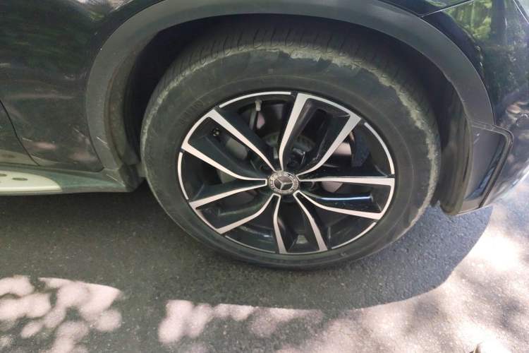 Used Mercedes-Benz GLC 2020 Facelift GLC 300 L 4MATIC Dynamic Edition Right Front Wheel Hub