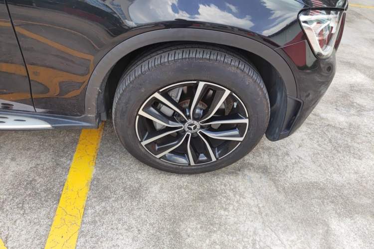 Used Mercedes-Benz GLC 2020 Facelift GLC 300 L 4MATIC Dynamic Edition Right Front Wheel Hub