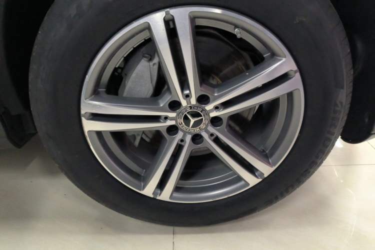 Used Mercedes-Benz GLC 2020 GLC 260 L 4MATIC Luxury Model Right Front Wheel Hub