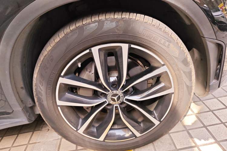 Used Mercedes-Benz GLC 2020 Facelift GLC 300 L 4MATIC Dynamic Edition Right Front Wheel Hub