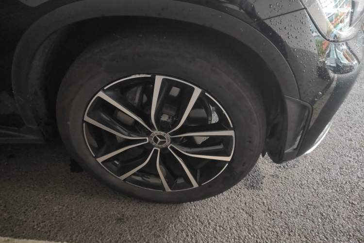 Used Mercedes-Benz GLC 2020 Facelift GLC 300 L 4MATIC Dynamic Edition Right Front Wheel Hub