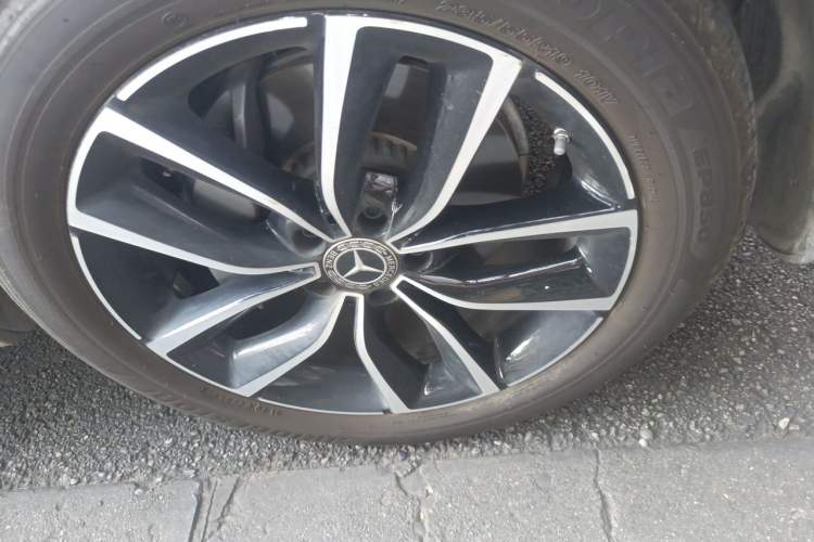 Used Mercedes-Benz GLC 2020 GLC 300 L 4MATIC Dynamic Edition Right Front Wheel Hub
