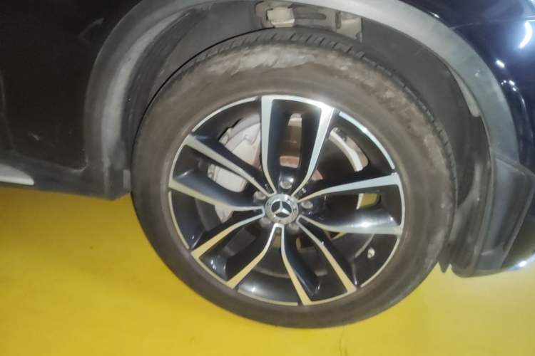 Used Mercedes-Benz GLC 2020 Facelift GLC 300 L 4MATIC Dynamic Edition Right Front Wheel Hub