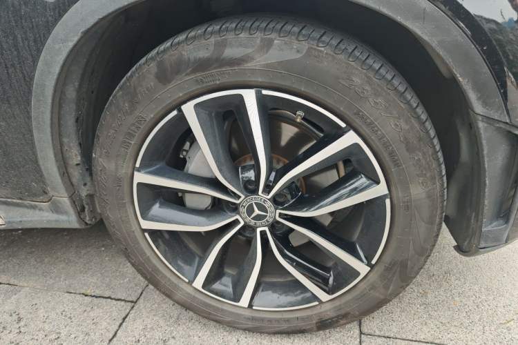 Used Mercedes-Benz GLC 2020 Facelift GLC 300 L 4MATIC Dynamic Edition Right Front Wheel Hub