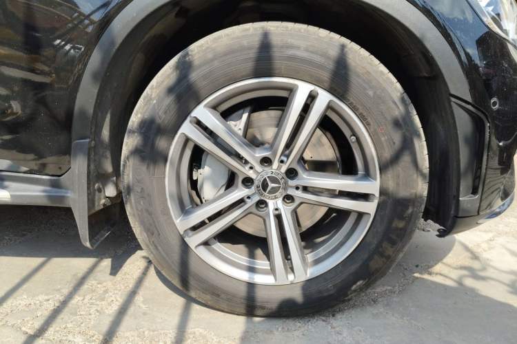 Used Mercedes-Benz GLC 2020 GLC 260 L 4MATIC Luxury Model Right Front Wheel Hub