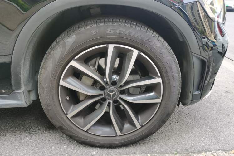 Used Mercedes-Benz GLC 2020 GLC 300 L 4MATIC Dynamic Edition Right Front Wheel Hub