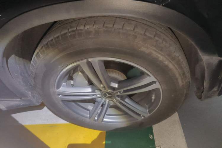 Used Mercedes-Benz GLC 2020 GLC 260 L 4MATIC Luxury Model Right Front Wheel Hub