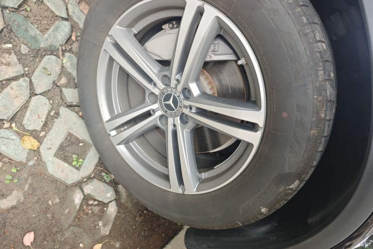 Used Mercedes-Benz GLC 2020 Facelifted GLC 260 L 4MATIC Dynamic Edition Right Front Wheel Hub