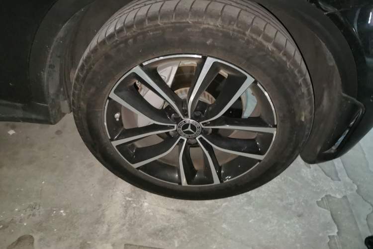 Used Mercedes-Benz GLC 2020 GLC 300 L 4MATIC Dynamic Edition Right Front Wheel Hub