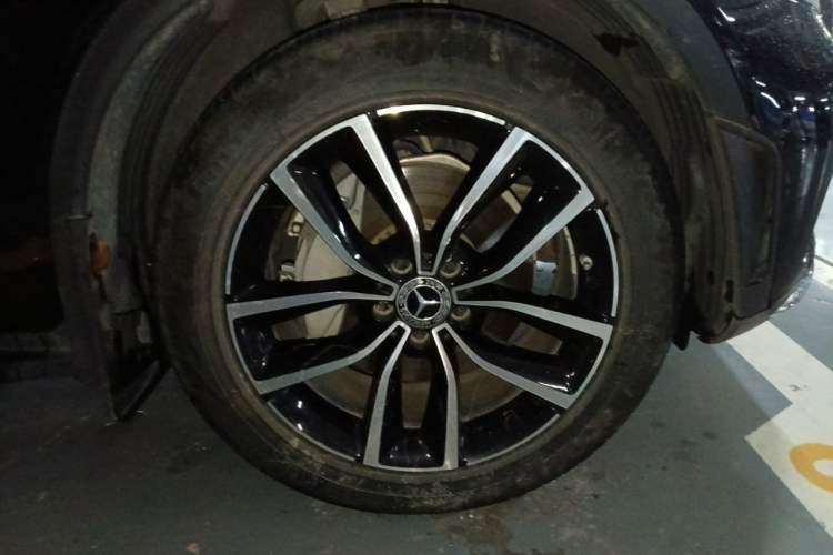 Used Mercedes-Benz GLC 2020 Facelift GLC 300 L 4MATIC Dynamic Edition Right Front Wheel Hub