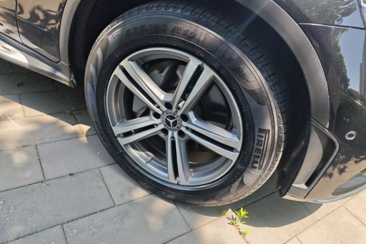 Used Mercedes-Benz GLC 2020 GLC 260 L 4MATIC Luxury Model Right Front Wheel Hub
