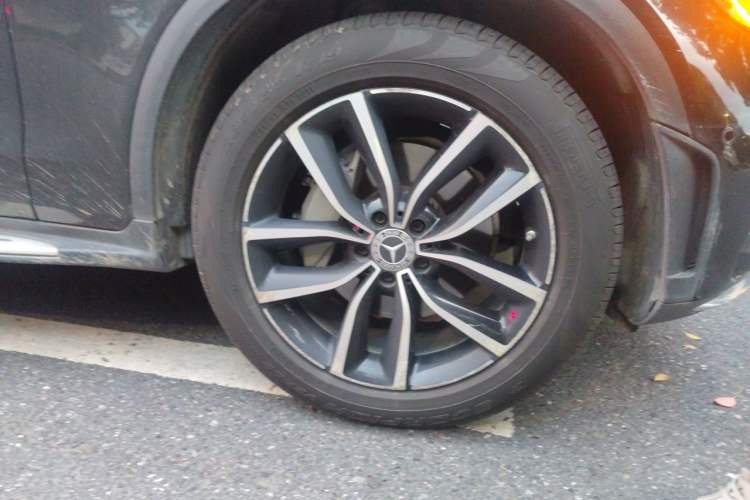 Used Mercedes-Benz GLC 2020 Facelift GLC 300 L 4MATIC Dynamic Edition Right Front Wheel Hub
