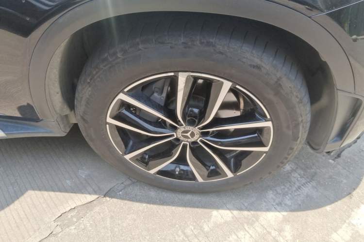 Used Mercedes-Benz GLC 2020 Facelift GLC 260 L 4MATIC Luxury Edition Right Front Wheel Hub