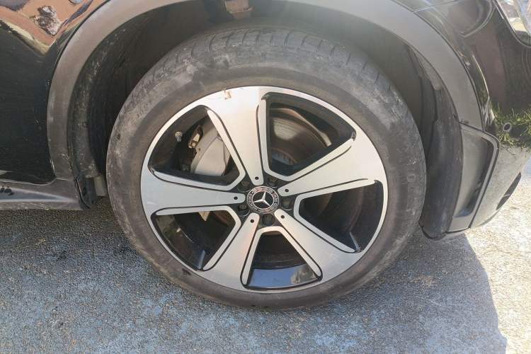 Used Mercedes-Benz GLC 2020 GLC 300 L 4MATIC Luxury Model Right Front Wheel Hub
