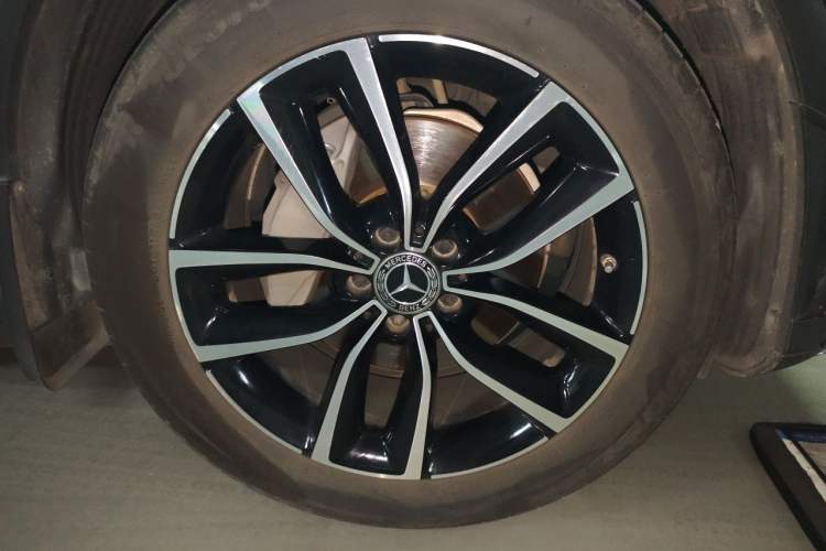 Used Mercedes-Benz GLC 2020 GLC 300 L 4MATIC Dynamic Edition Right Front Wheel Hub