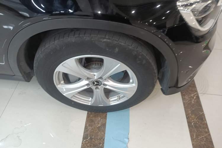 Used Mercedes-Benz GLC 2020 Facelifted GLC 260 L 4MATIC Dynamic Edition Right Front Wheel Hub