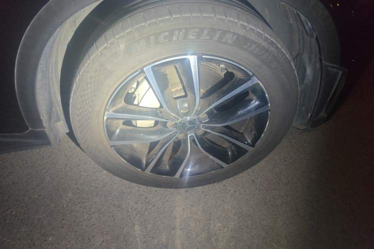 Used Mercedes-Benz GLC 2020 Facelift GLC 300 L 4MATIC Dynamic Edition Right Front Wheel Hub