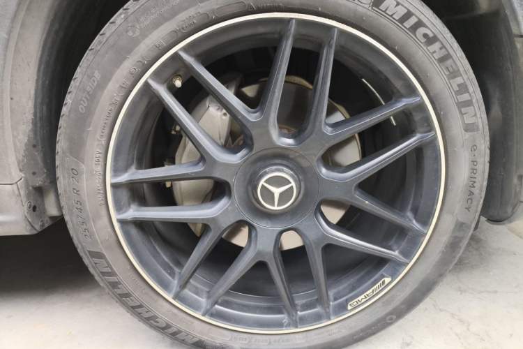Used Mercedes-Benz GLC 2020 GLC 300 L 4MATIC Luxury Model Right Front Wheel Hub