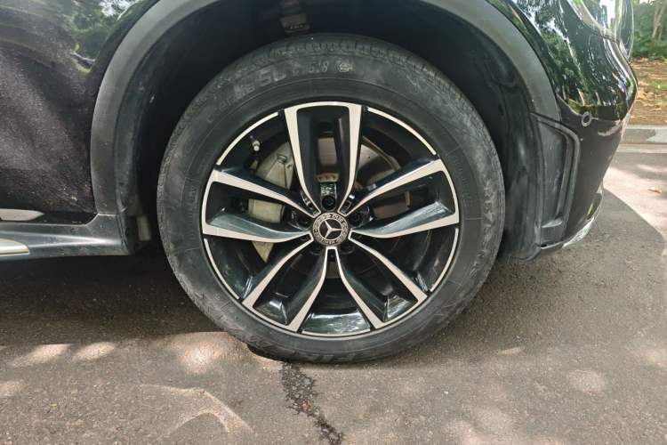 Used Mercedes-Benz GLC 2020 Facelift GLC 300 L 4MATIC Dynamic Edition Right Front Wheel Hub